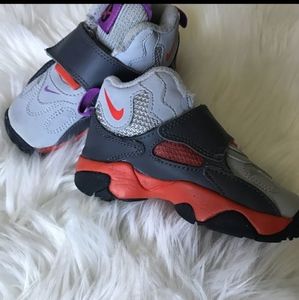 Nike Toddler shoes 7C